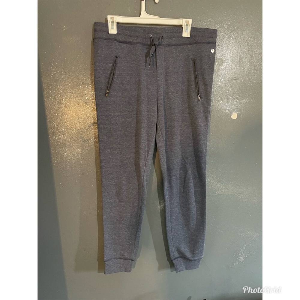 Sweatpants with zipper pockets